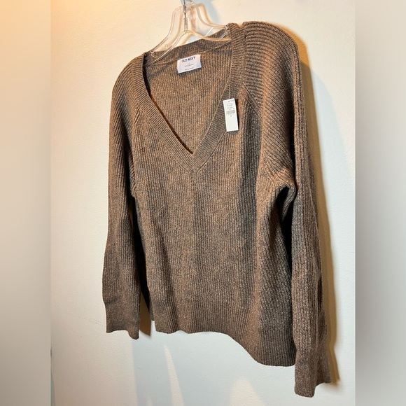 NWT Old navy size M women’s v neck sweater - Picture 3 of 5